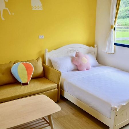 Blue And White Style Holiday B&B Гуаньшань Экстерьер фото