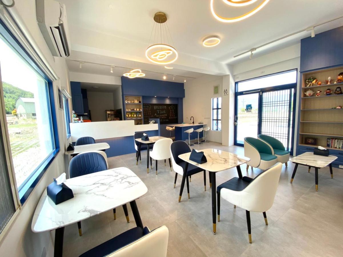 Blue And White Style Holiday B&B Гуаньшань Экстерьер фото