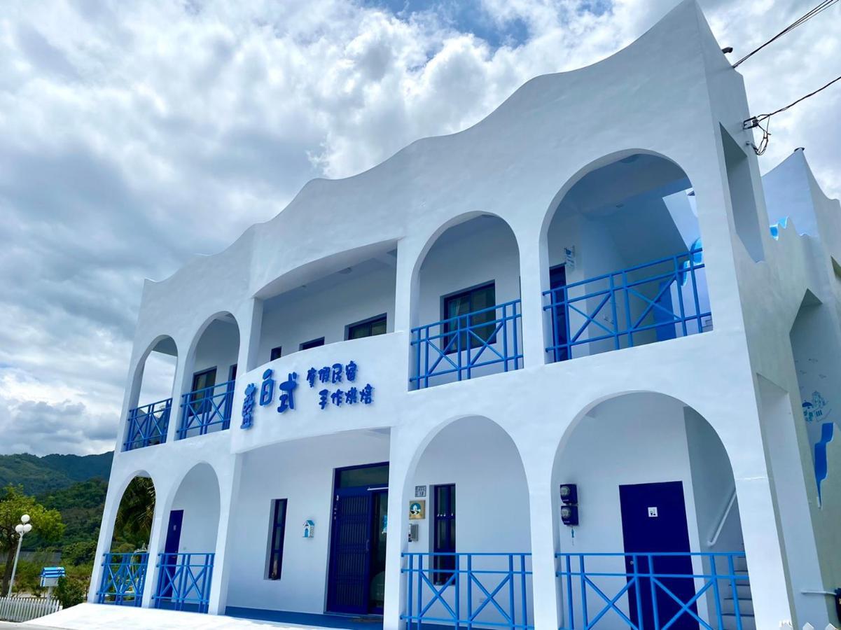Blue And White Style Holiday B&B Гуаньшань Экстерьер фото