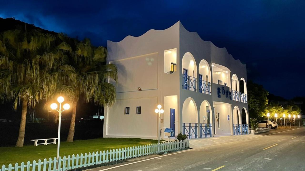 Blue And White Style Holiday B&B Гуаньшань Экстерьер фото